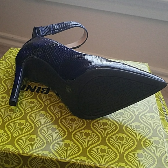 Pumps - Picture 5 of 5